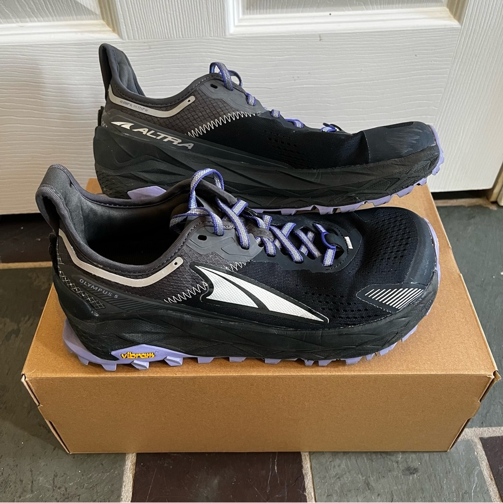 Altra Olympus 5 Women’s Trail Running Shoes size 9.5